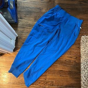 Cherokee infinity scrub jogger